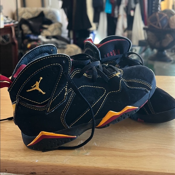 Boys Jordan’s - Picture 3 of 4